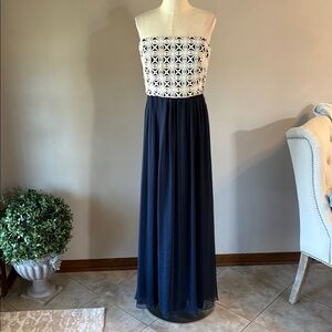 Lela Rose Strapless formal gown weddings Navy white chiffon dress floral wht top